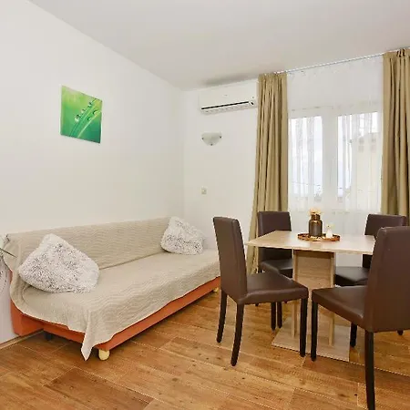 Melita 3*