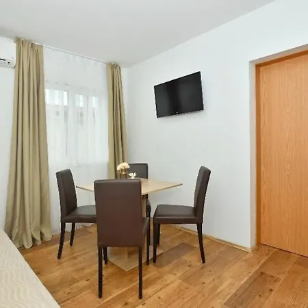 Melita 3*